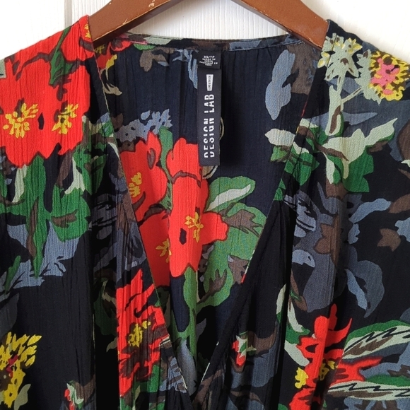 Design Lab Lord & Taylor Floral Flutter Sleeve V-neck A-line Mini Wrap Dress XS - Picture 3 of 14